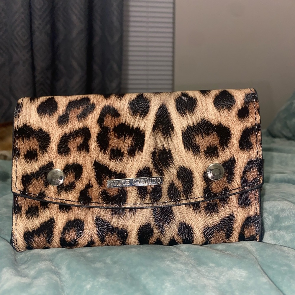 VINCE CAMUTO leopard belt purse